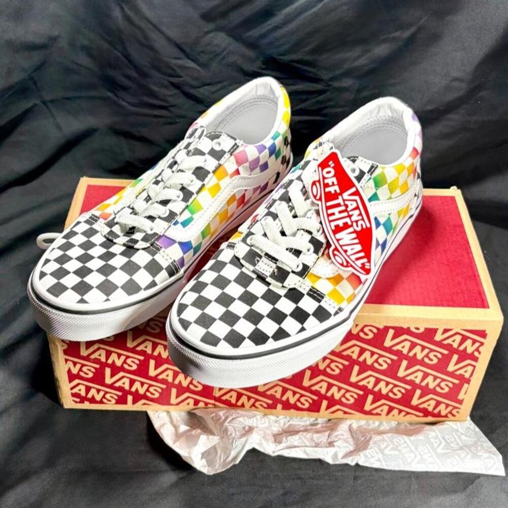 🚨 New Vans Ward Rainbow Checkerboard Sneakers Old Skool Style. 👟